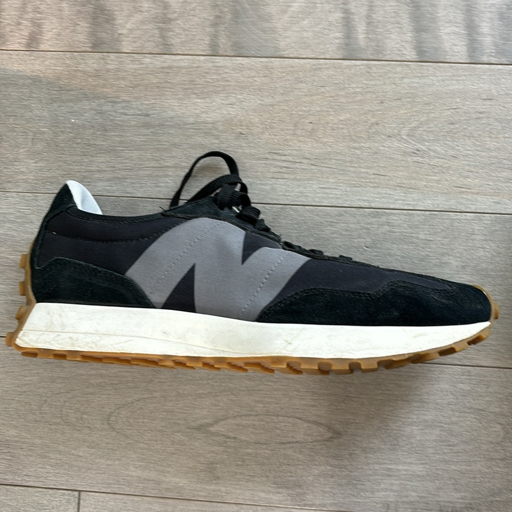 2 for 1 NEW BALANCE SNEAKERS - Picture 3 of 3